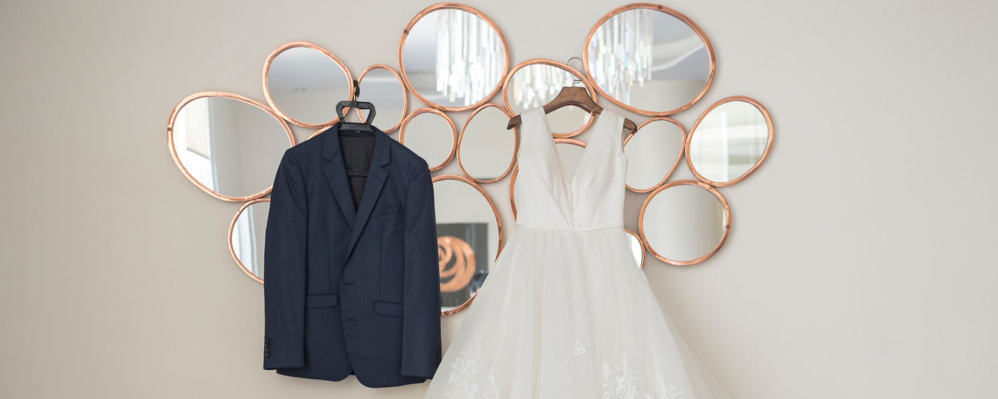  Ternos e Vestidos